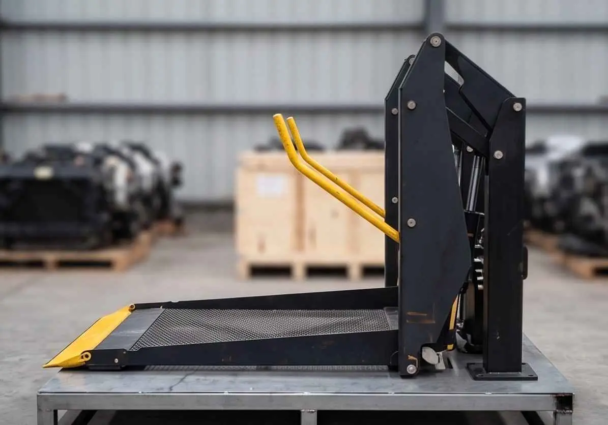 Infiniti G25 Wheelchair Lift for Sale - Image 2