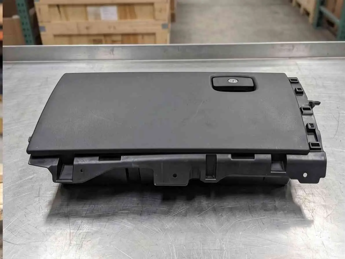 Range Rover Velar Glove Box for Sale - Image 2