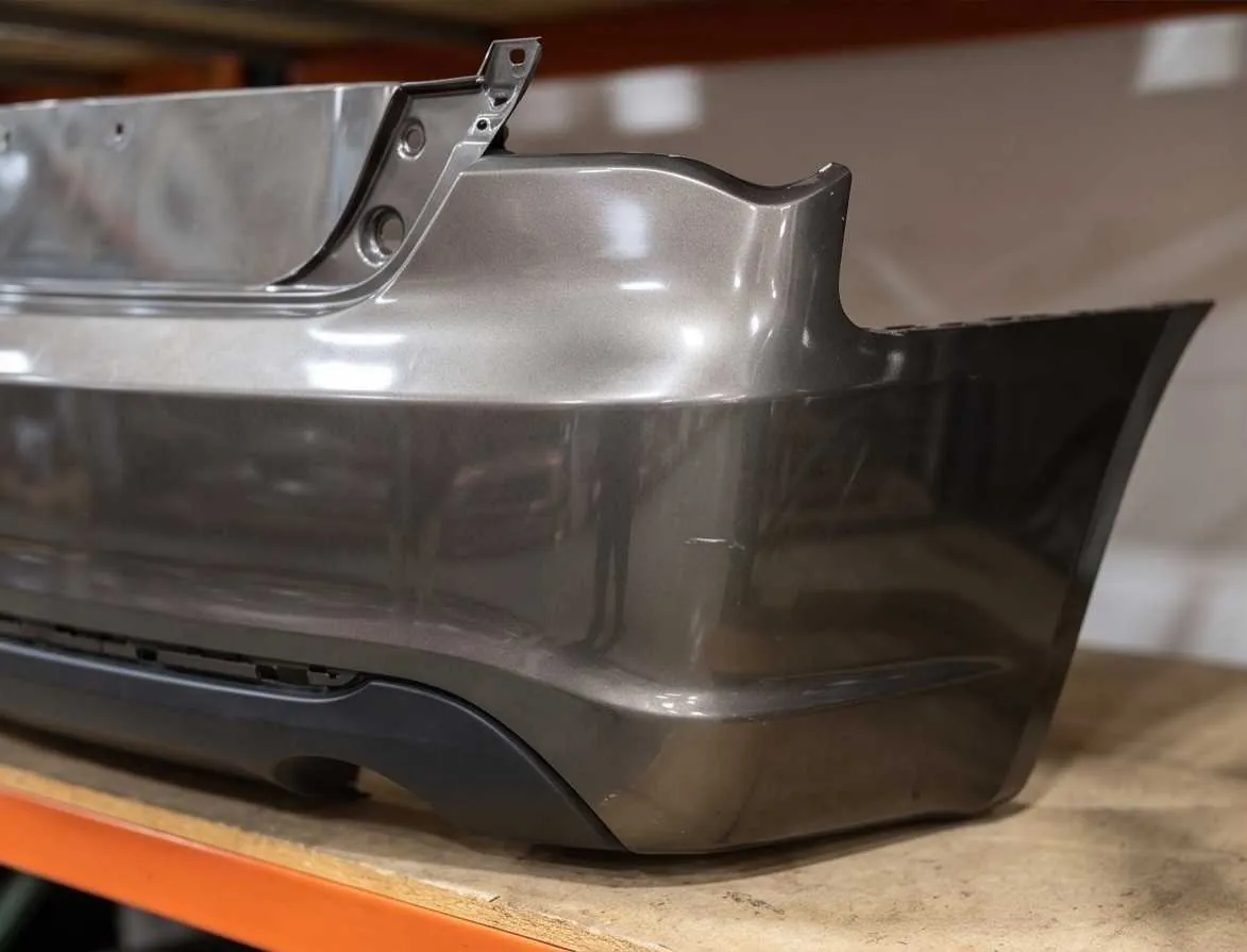 Chrysler 200 Bumper Assembly Inc Cover Rear for Sale | Used Rear Cover and Main Assembly - Image 4
