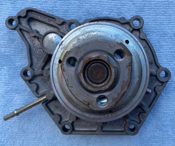 Audi Q7 Water Pump for Sale | Used Belt-Driven Mechanical Coolant Pump - Image 1