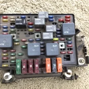 Chevy Suburban 1500 Engine Bay Fuse Box for Sale | underhood fuse box/power distribution center for half-ton Suburban across five generations